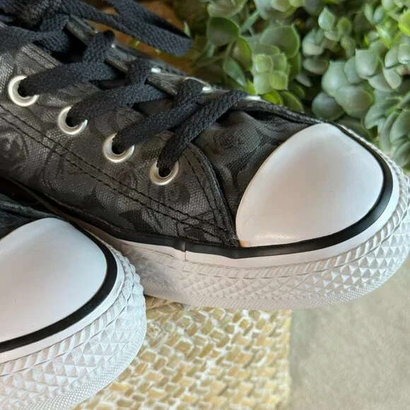 Converse Chuck Taylor All Star Low Top Black Onyx Silver Rose Print – Women’s 9 - Picture 10 of 12